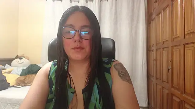 Venus cat  online show from May 1, 2026, 11:32 pm