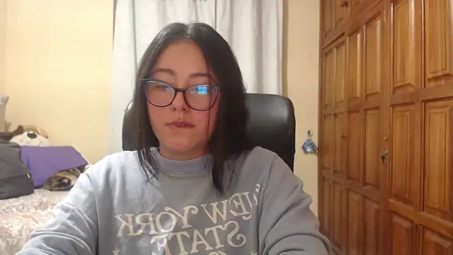 Venus cat  online show from March 15, 2026, 2:51 am