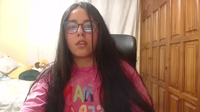Venus cat  online show from May 18, 2026, 2:55 am