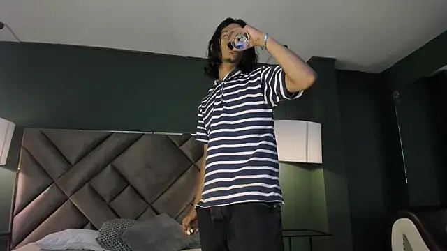 Snapshot of Dickie_Dicking chatting on November 12, 2025, 10:02 pm Dickie Dicking online show from November 12, 2025, 10:02 pm