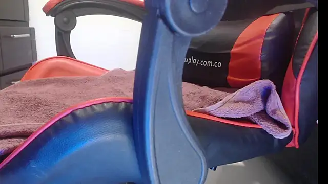 Snapshot of emily_sexxx chatting on November 22, 2025, 7:51 am emily sexxx online show from November 22, 2025, 7:51 am