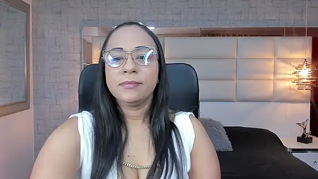 Veronica jonness online show from October 3, 2025, 1:23 pm