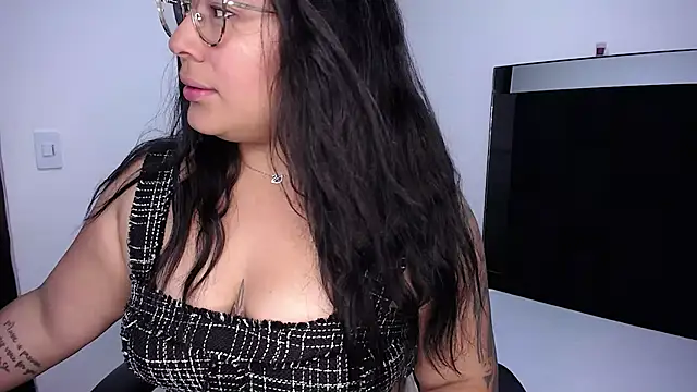 Snapshot of CataleyaMoonroe chatting on October 3, 2025, 4:08 pm CataleyaMoonroe online show from October 3, 2025, 4:08 pm