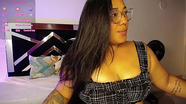 Snapshot of CataleyaMoonroe chatting on October 25, 2025, 4:51 pm CataleyaMoonroe online show from October 25, 2025, 4:51 pm