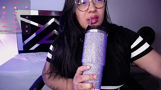 Snapshot of CataleyaMoonroe chatting on October 28, 2025, 5:12 pm CataleyaMoonroe online show from October 28, 2025, 5:12 pm