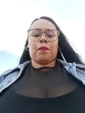 Snapshot of Italia_12 chatting on November 12, 2025, 9:07 pm Italia 12 online show from November 12, 2025, 9:07 pm