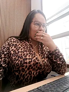 Snapshot of Italia_12 chatting on November 11, 2025, 2:34 pm Italia 12 online show from November 11, 2025, 2:34 pm