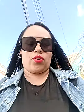 Snapshot of Italia_12 chatting on November 17, 2025, 9:08 pm Italia 12 online show from November 17, 2025, 9:08 pm