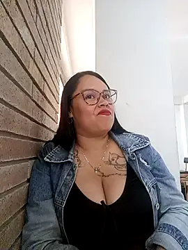 Snapshot of Italia_12 chatting on November 16, 2025, 9:08 pm Italia 12 online show from November 16, 2025, 9:08 pm