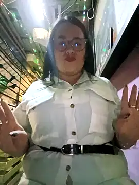 Snapshot of Italia_12 chatting on October 17, 2025, 12:14 am Italia 12 online show from October 17, 2025, 12:14 am