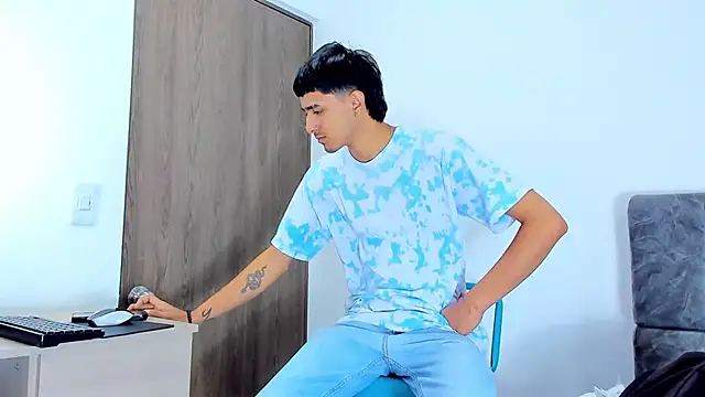 Snapshot of Anthony_carter chatting on November 6, 2025, 12:31 pm Anthony carter online show from November 6, 2025, 12:31 pm