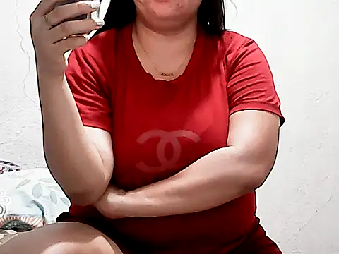 Snapshot of HornyPussie69 chatting on December 14, 2025, 9:48 am HornyPussie69 online show from December 14, 2025, 9:48 am