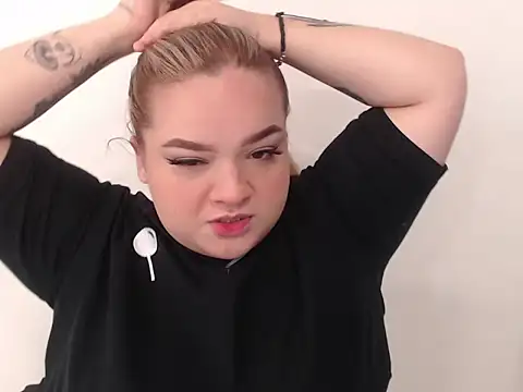 yourbbwfavorite online show from October 30, 2025, 1:26 am