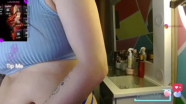 Snapshot of Mysticdoll69_ chatting on November 6, 2025, 5:28 pm Mysticdoll69 online show from November 6, 2025, 5:28 pm