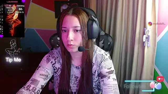 Snapshot of Mysticdoll69_ chatting on October 9, 2025, 7:03 pm Mysticdoll69 online show from October 9, 2025, 7:03 pm