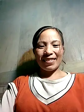 Snapshot of -Lauren- chatting on October 31, 2025, 11:18 am -Lauren- online show from October 31, 2025, 11:18 am