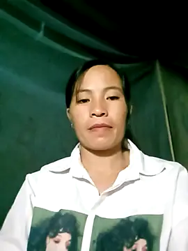 Snapshot of -Lauren- chatting on October 7, 2025, 3:02 pm -Lauren- online show from October 7, 2025, 3:02 pm