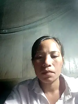 Snapshot of -Lauren- chatting on October 26, 2025, 10:43 pm -Lauren- online show from October 26, 2025, 10:43 pm