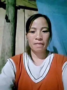 Snapshot of -Lauren- chatting on October 9, 2025, 10:21 pm -Lauren- online show from October 9, 2025, 10:21 pm