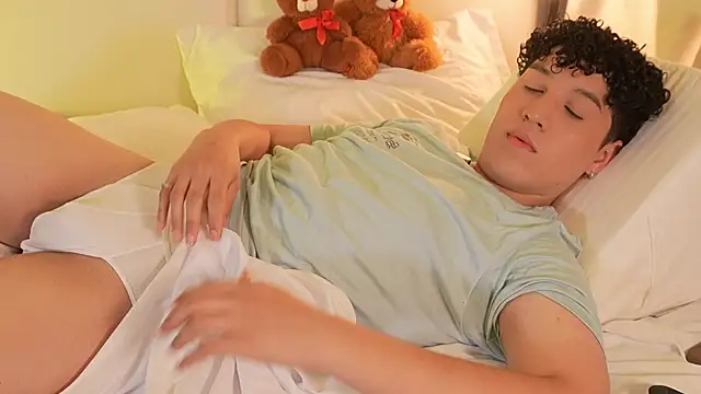 Snapshot of kai_zareck chatting on February 22, 2026, 9:38 pm kai zareck online show from February 22, 2026, 9:38 pm