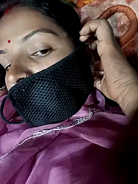 Neelam-baby1 online show from November 8, 2025, 3:37 pm