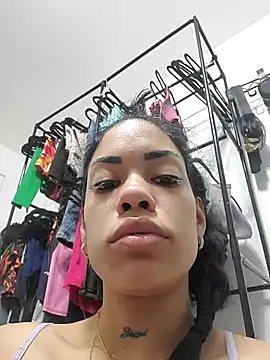 Snapshot of thaliacangri chatting on November 14, 2025, 12:25 am thaliacangri online show from November 14, 2025, 12:25 am