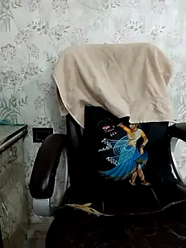 Kitty 18teen online show from December 15, 2025, 3:40 pm