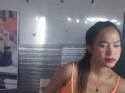 Snapshot of miss_katty28 chatting on October 18, 2025, 10:23 pm miss katty28 online show from October 18, 2025, 10:23 pm