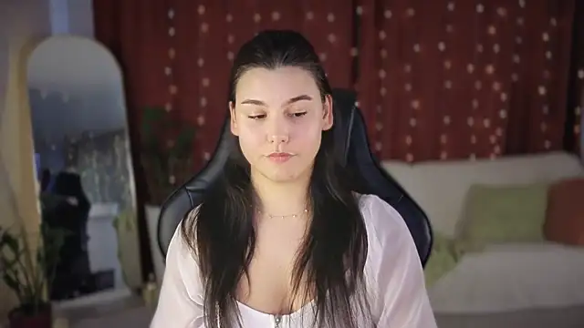 Snapshot of EmilyRichardss chatting on March 23, 2026, 9:42 am EmilyRichardss online show from March 23, 2026, 9:42 am