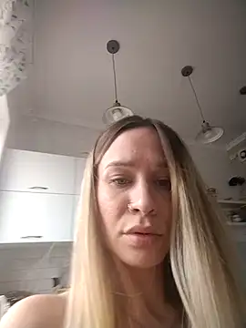 Snapshot of Anita_Delicious chatting on April 13, 2026, 1:37 pm Anita Delicious online show from April 13, 2026, 1:37 pm