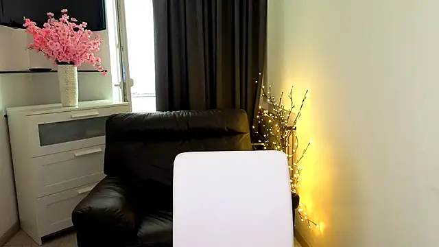 GoldenRose  online show from March 11, 2026, 1:16 pm