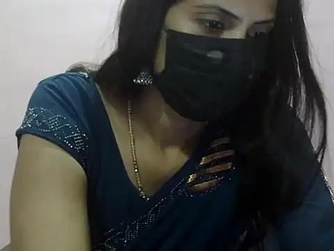 Laila Cute online show from March 28, 2026, 3:13 pm