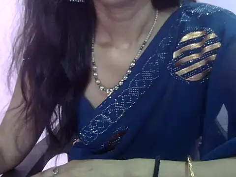 Laila Cute online show from May 2, 2026, 4:07 am