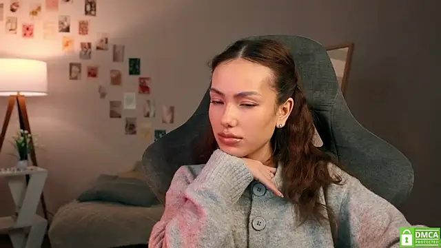 Snapshot of branchwithflowerss chatting on November 18, 2025, 11:46 am branchwithflowerss online show from November 18, 2025, 11:46 am