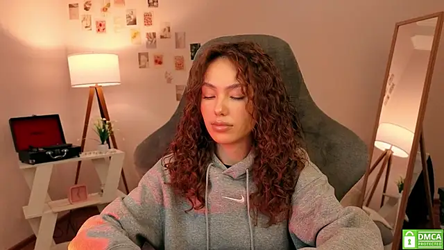 Snapshot of branchwithflowerss chatting on October 23, 2025, 11:53 am branchwithflowerss online show from October 23, 2025, 11:53 am