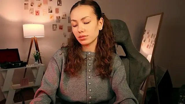 Snapshot of branchwithflowerss chatting on November 24, 2025, 11:54 am branchwithflowerss online show from November 24, 2025, 11:54 am