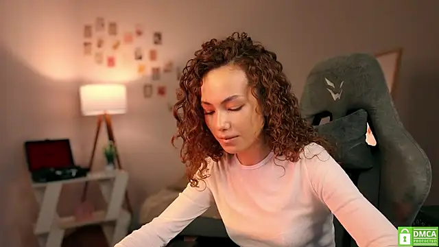 Snapshot of branchwithflowerss chatting on October 10, 2025, 11:55 am branchwithflowerss online show from October 10, 2025, 11:55 am