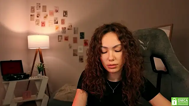 Snapshot of branchwithflowerss chatting on November 11, 2025, 12:33 pm branchwithflowerss online show from November 11, 2025, 12:33 pm