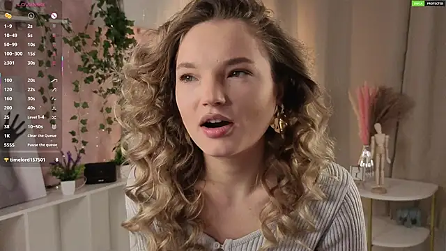 JulieLupo online show from December 21, 2025, 6:15 am