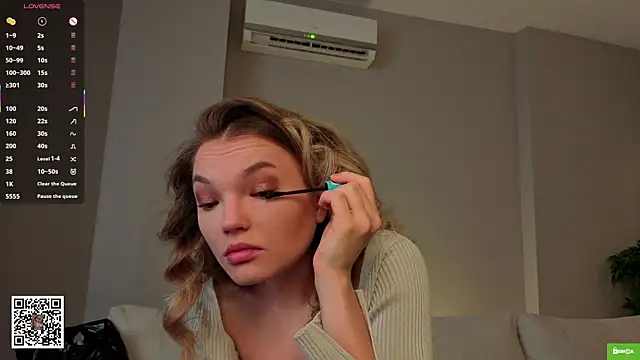 JulieLupo online show from January 18, 2026, 6:06 am