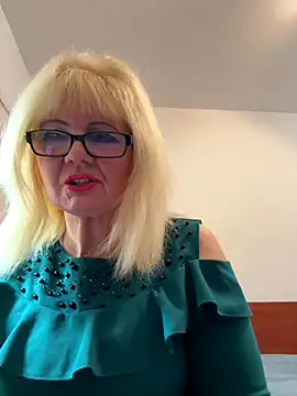 BoloshkaBlonda online show from October 26, 2025, 1:00 pm