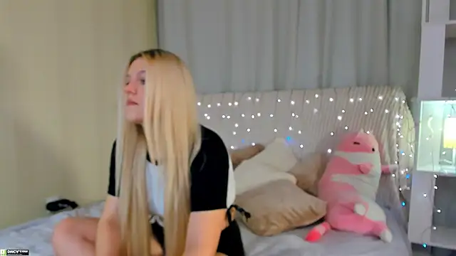 Snapshot of Malisha_kiss chatting on October 14, 2025, 8:48 am Malisha kiss online show from October 14, 2025, 8:48 am