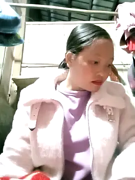 Snapshot of Minkine022 chatting on November 19, 2025, 9:09 am Minkine022 online show from November 19, 2025, 9:09 am