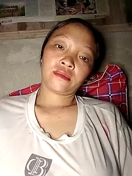 Snapshot of Minkine022 chatting on October 17, 2025, 8:43 pm Minkine022 online show from October 17, 2025, 8:43 pm