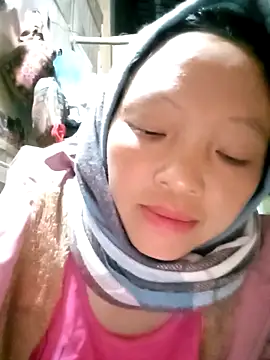 Snapshot of Minkine022 chatting on November 3, 2025, 10:19 am Minkine022 online show from November 3, 2025, 10:19 am