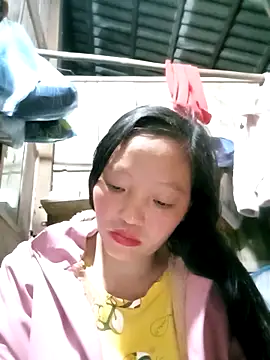 Snapshot of Minkine022 chatting on November 18, 2025, 8:17 am Minkine022 online show from November 18, 2025, 8:17 am