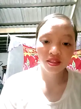 Snapshot of Minkine022 chatting on October 17, 2025, 8:39 am Minkine022 online show from October 17, 2025, 8:39 am