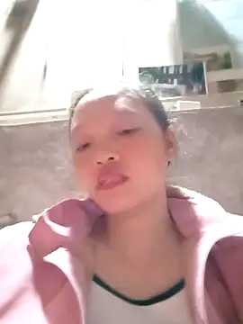 Snapshot of Minkine022 chatting on October 31, 2025, 6:43 am Minkine022 online show from October 31, 2025, 6:43 am