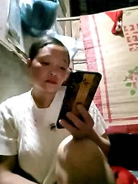 Snapshot of Minkine022 chatting on October 8, 2025, 8:16 am Minkine022 online show from October 8, 2025, 8:16 am