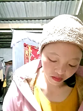 Snapshot of Minkine022 chatting on October 29, 2025, 1:04 am Minkine022 online show from October 29, 2025, 1:04 am